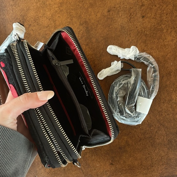 Alice in wonderland cross body Vera Bradley purse - Picture 5 of 5